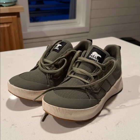 Sorel Olive Sneakers with White Soles - Picture 2 of 6